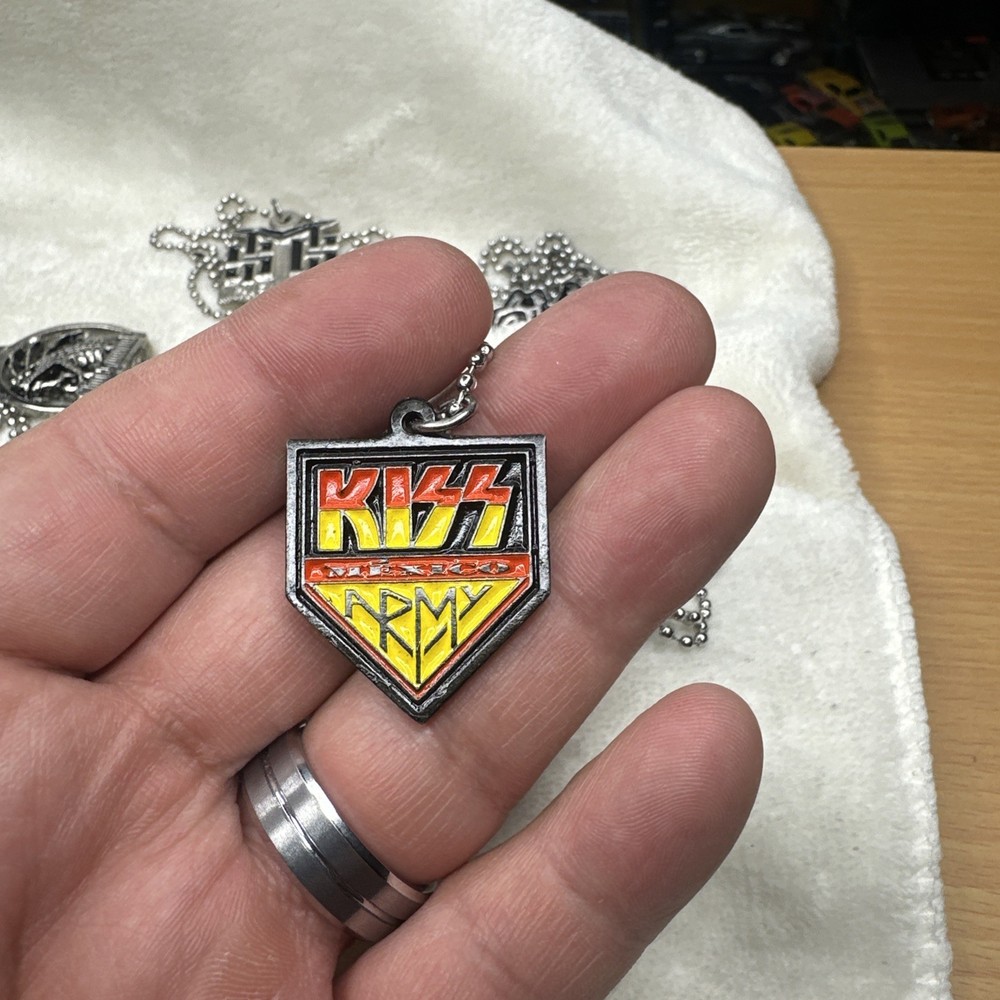 KISS - Necklace / Pendant, (Army México)