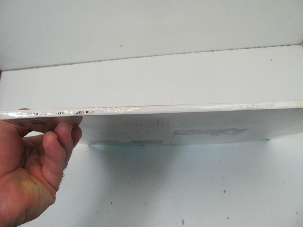 SURVIVING PICASSO 2-Laserdisc LD WIDESCREEN FORMAT VERY GOOD