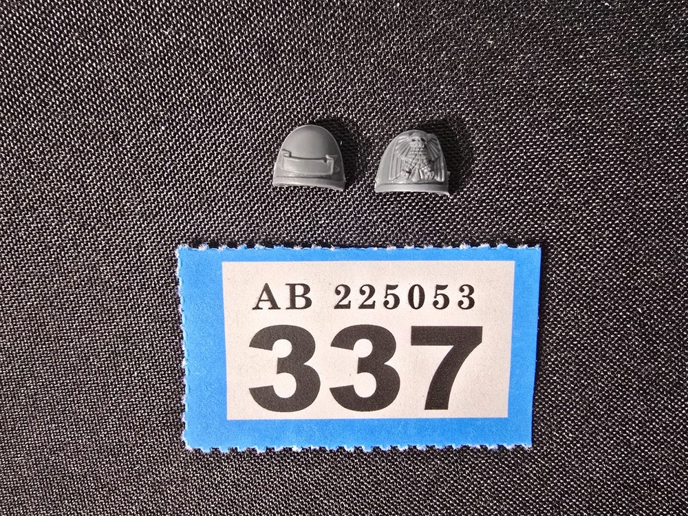 Games Workshop Warhammer 40k Bits Space Marines Shoulder Pads