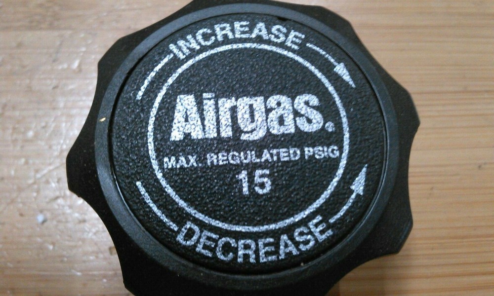 AIRGAS PRESSURE REGULATOR KNOB