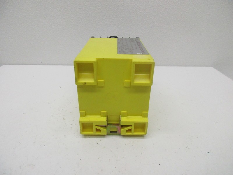 BENDER SUG154 VOLTAGE RELAY NSNP
