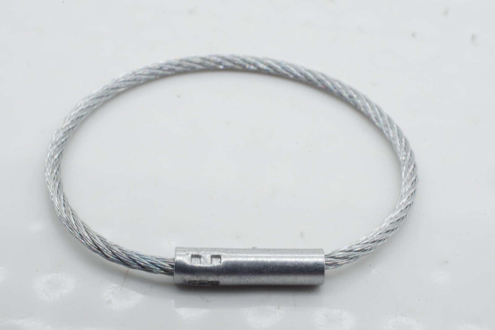 Pack of 50 Tamper-Proof Security Cable Key Ring Permanent Crimp Crimped 1-1/4"