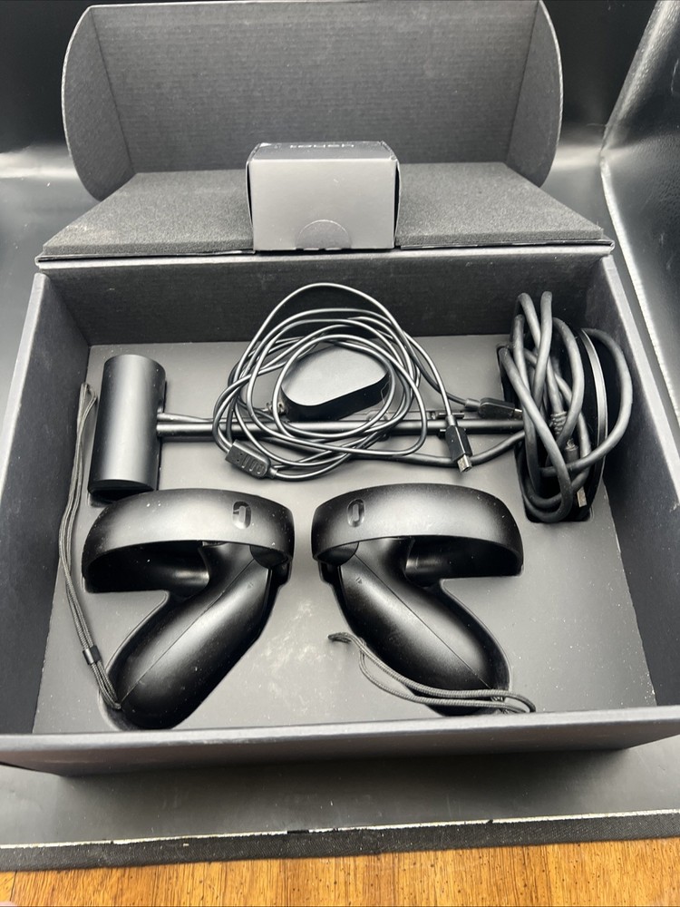 Meta Oculus Touch Motion Controller - Black (301-00036-04)