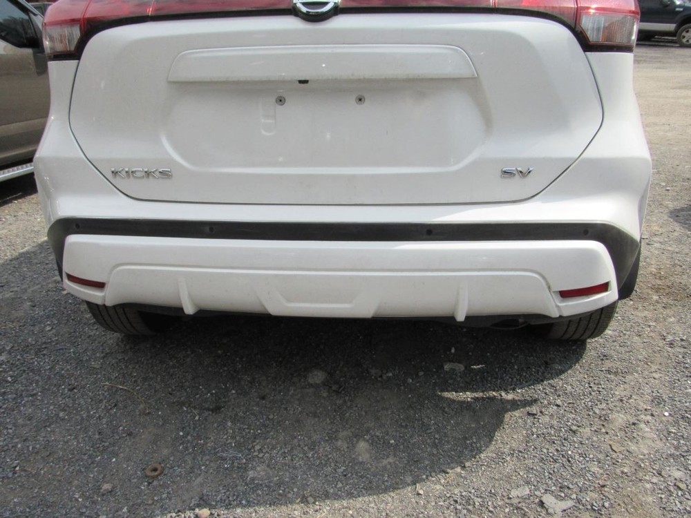 KICKS 2021 Glove Box 1031098
