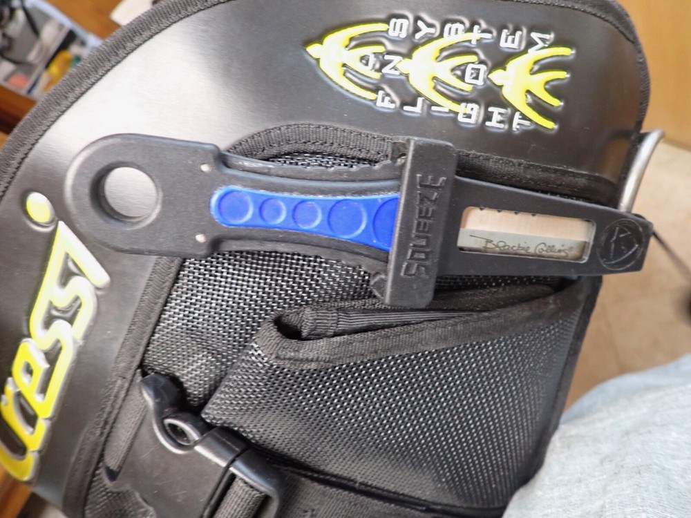 Cressi Flight Control System Scuba Dive BCD Men's Medium w/ Squeeze Knife Used