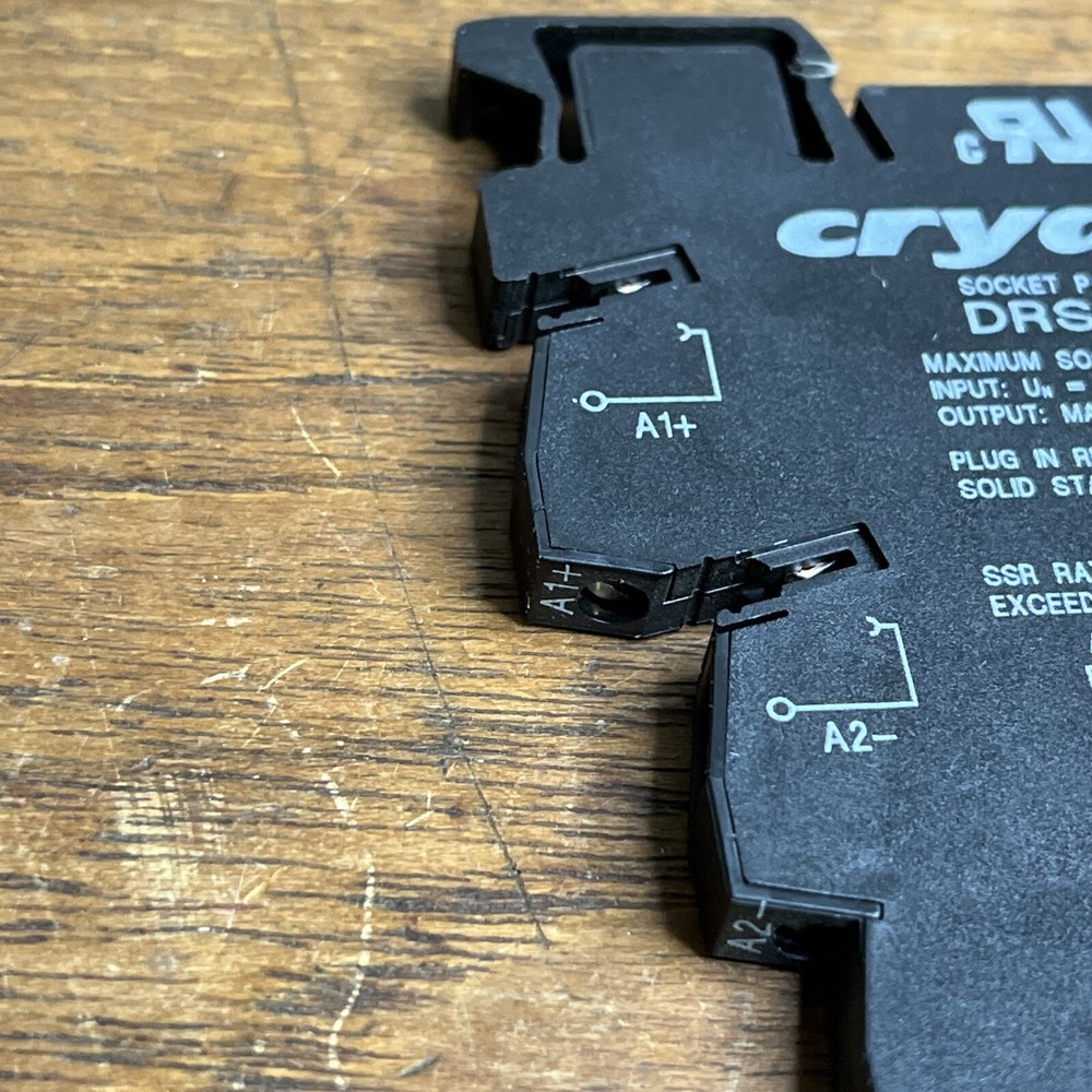 Crydom DRSCN24 Socket & Solid State Relay Socket Module Unit W/ CN024D24