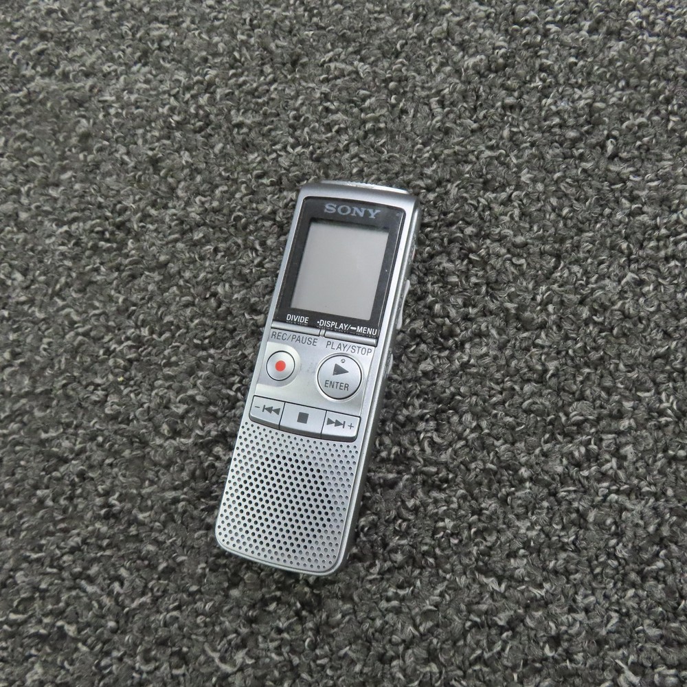 Sony IC Recorder Digital Voice Recorder Silver Handheld LCD Speaker Mic Jacks