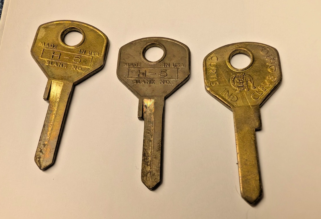 23 Brass Curtis bulldog logo blanks H1 H3 H4 H5 for Fords