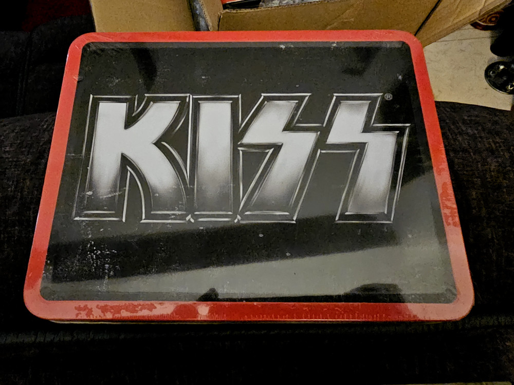 KISS LUNCHBOX with Coasters & Coffee Cup 2015 BIF BANG POW SEALED! GENE SIMMONS