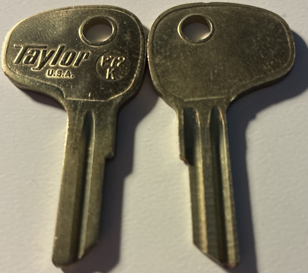 2 Lloyd Key Blanks # P72K