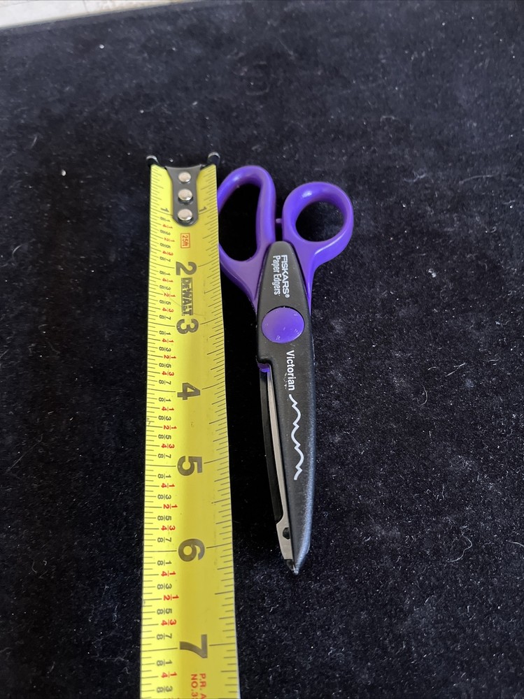 Fiskars Paper Edgers 2.5” Scissors Victorian Pattern Crafting Scrapbooking