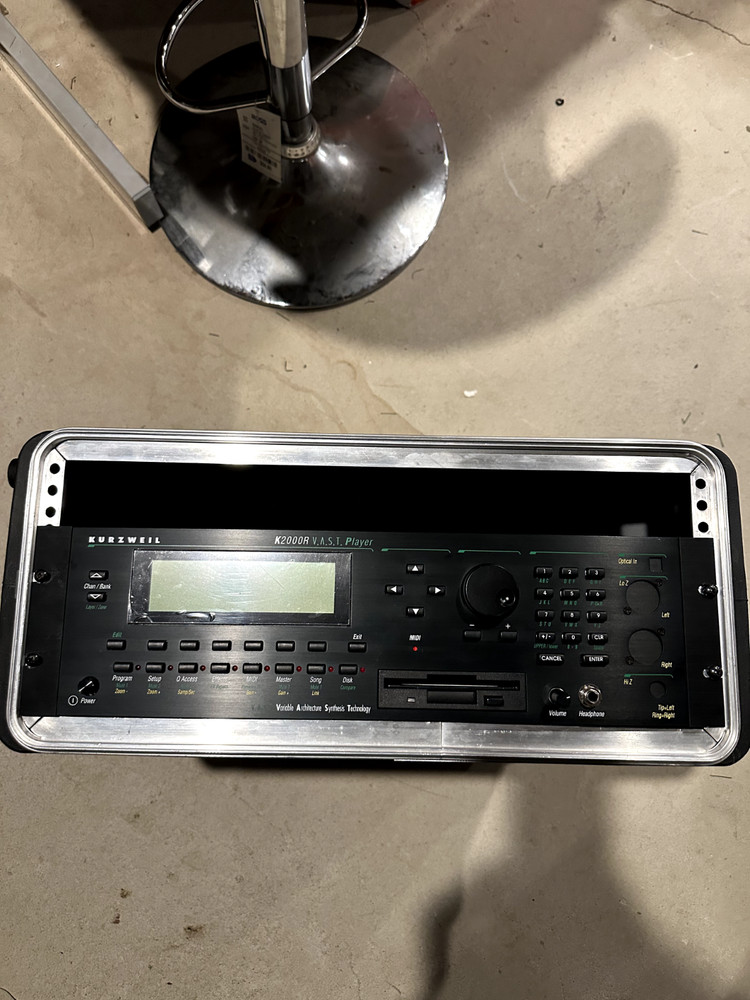 kurzweil k2000r Mint condition Analog 2U rack with case fully expanded library