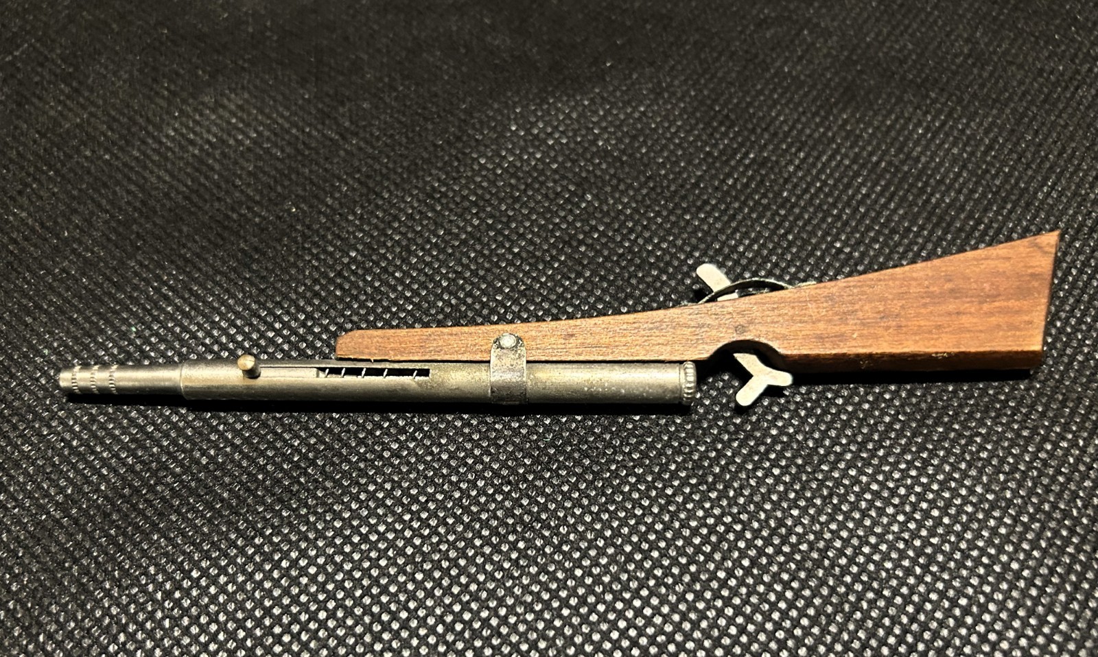 Vintage~Knott's Berry Farm Souvenir Cowboy Rifle Toy~Retractable Mechanism~Works