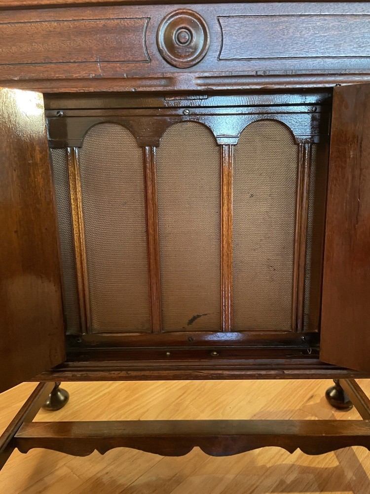 Victor Victrola Granada Phonograph