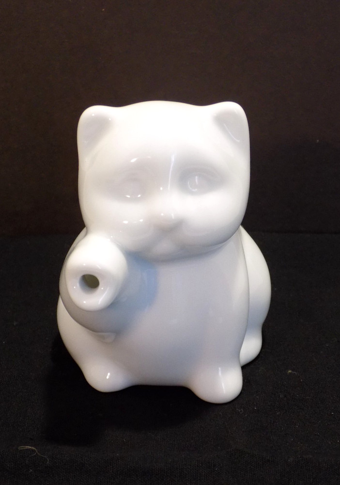 Mini White Ceramic Cat Kitty Shape Creamer Pitcher Paw Spout Tail Handle