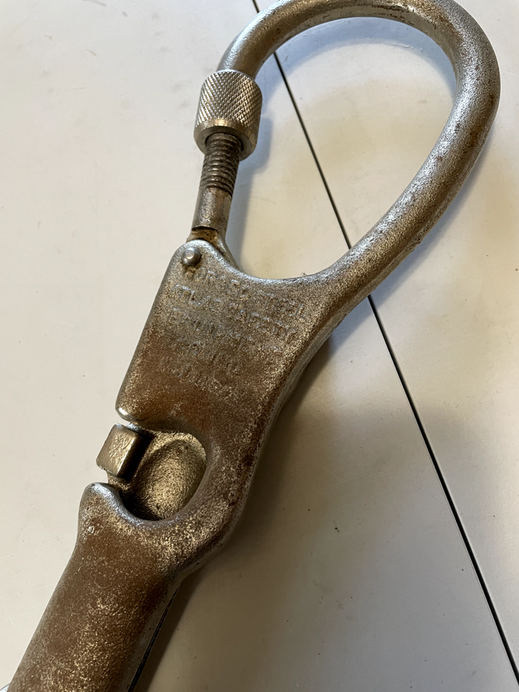 atlas safty equipment / fireman repelling hook.
