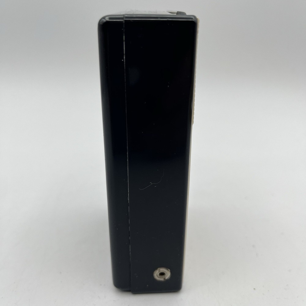 Peerless 6 Transistor Radio - Model 630 - TURNS ON WITH ISSUES