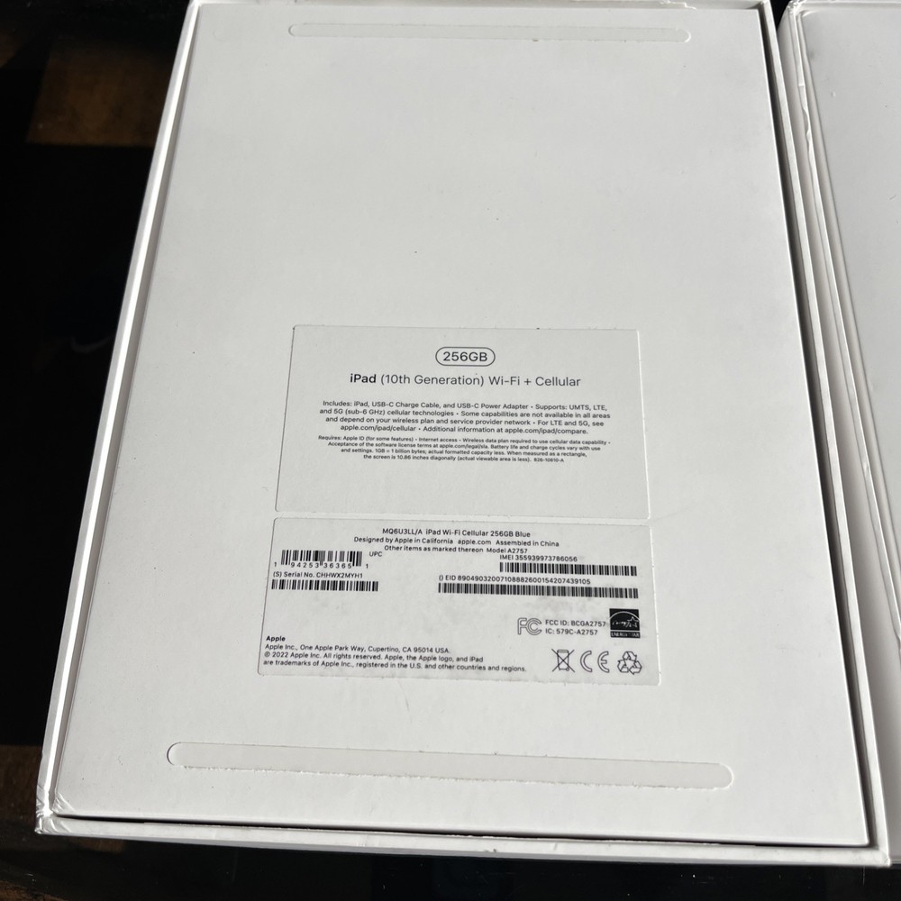 Apple IPAd (2) And Apple Ear Pods Lightning Connector EMPTY BOXES