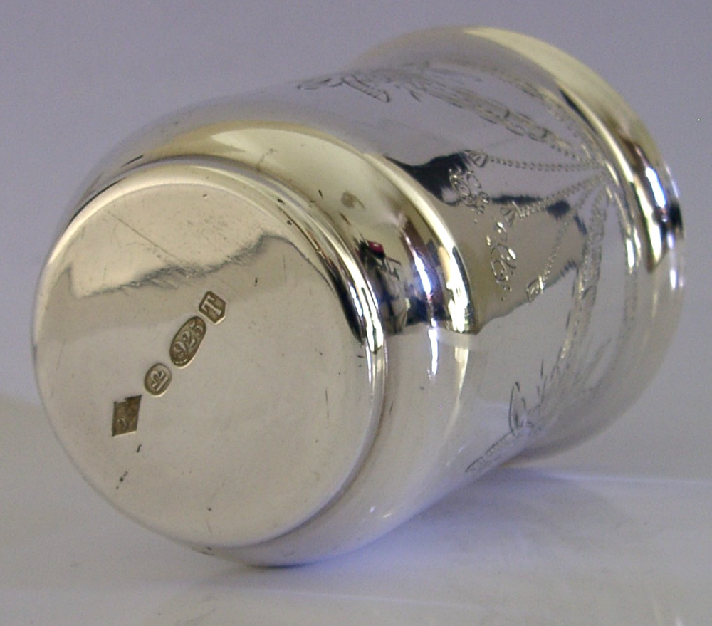 ENGLISH IMPORT SOLID STERLING SILVER BEAKER CUP 1961 BAREWAR 108g