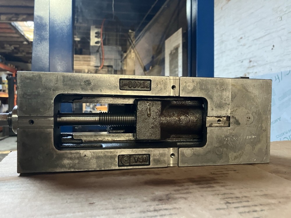 KURT 4" PULL-TYPE II CNC MACHINE VISE #PT400A