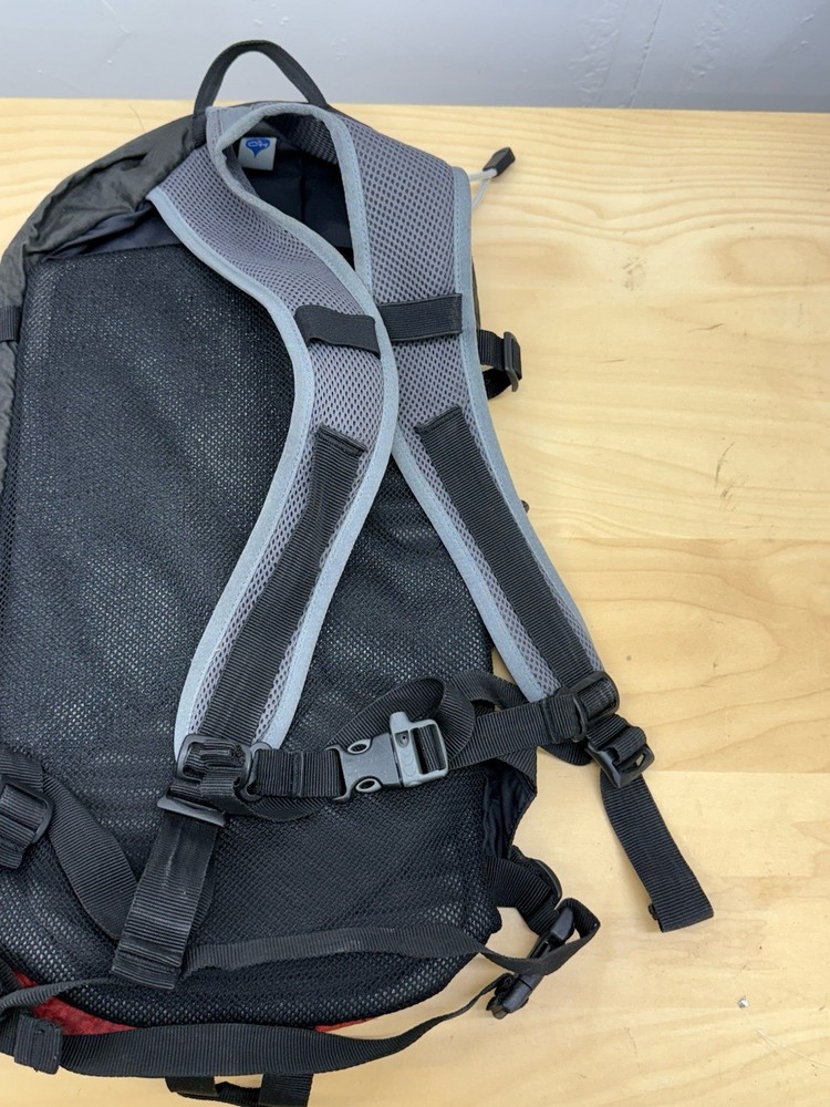 Osprey Daylite Backpack Outdoor Hiking Camping Red Gray
