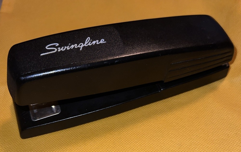 Swingline Durable Desk Stapler Black 546