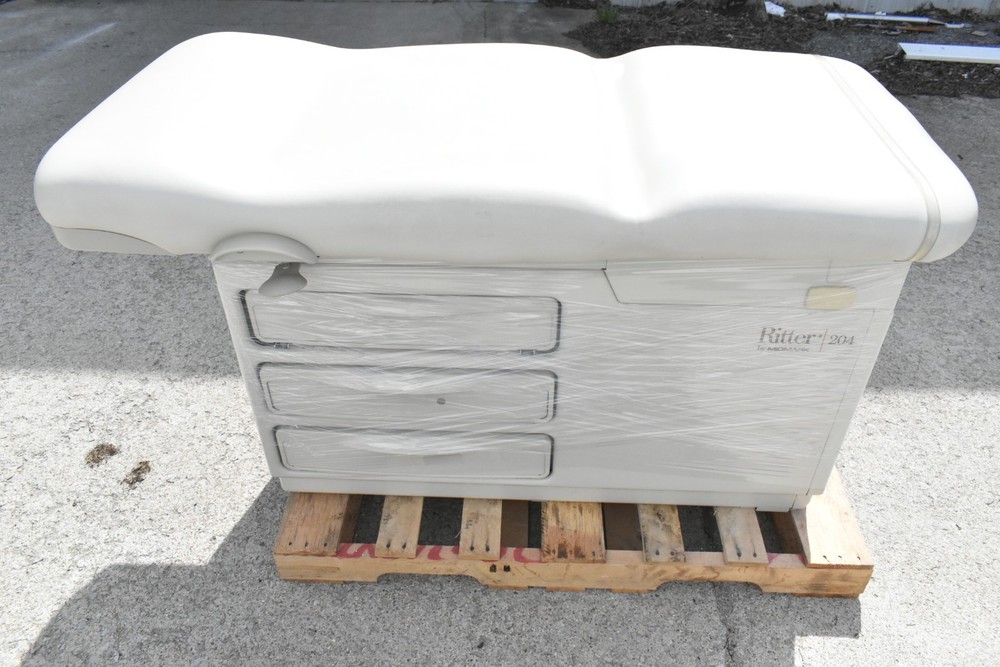 Ritter 204 Exam Table – Tan