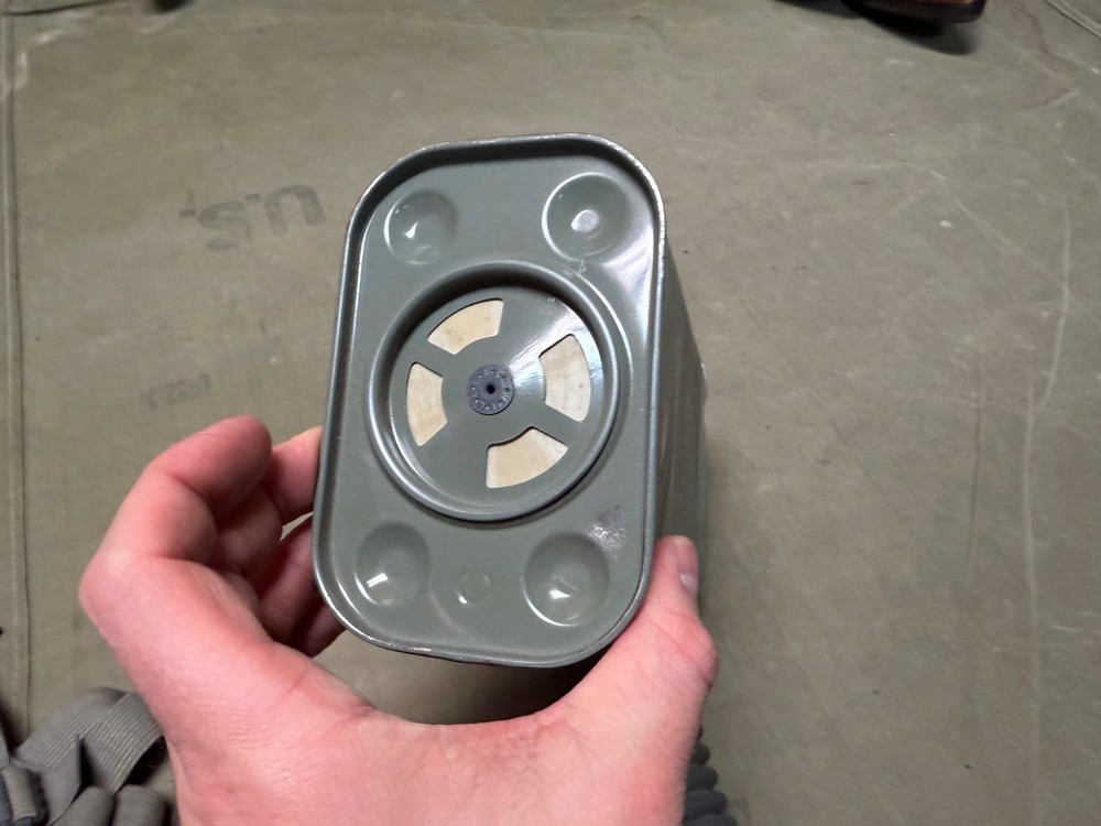 ORIGINAL WWII US ARMY INFANTRY M2A1 M1A9 GAS MAKS U & CANISTER