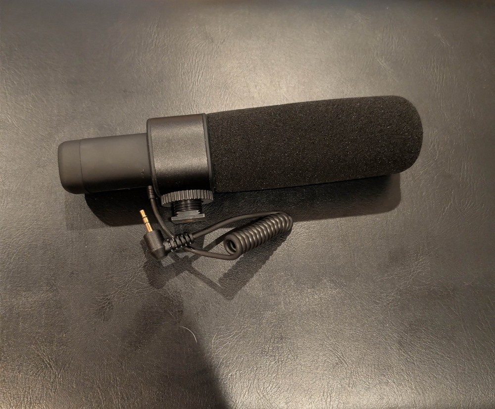 Slightly Used Cm15 on-camera microphone - original packaging - tested