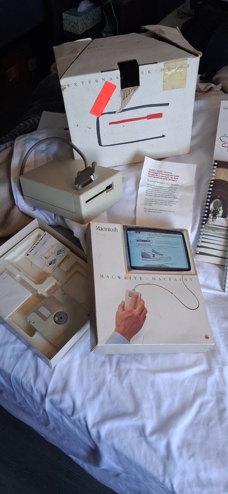 MINT 1984 Macintosh Accessory Set - SEALED Manuals - Picasso Boxes/W Trey Insert