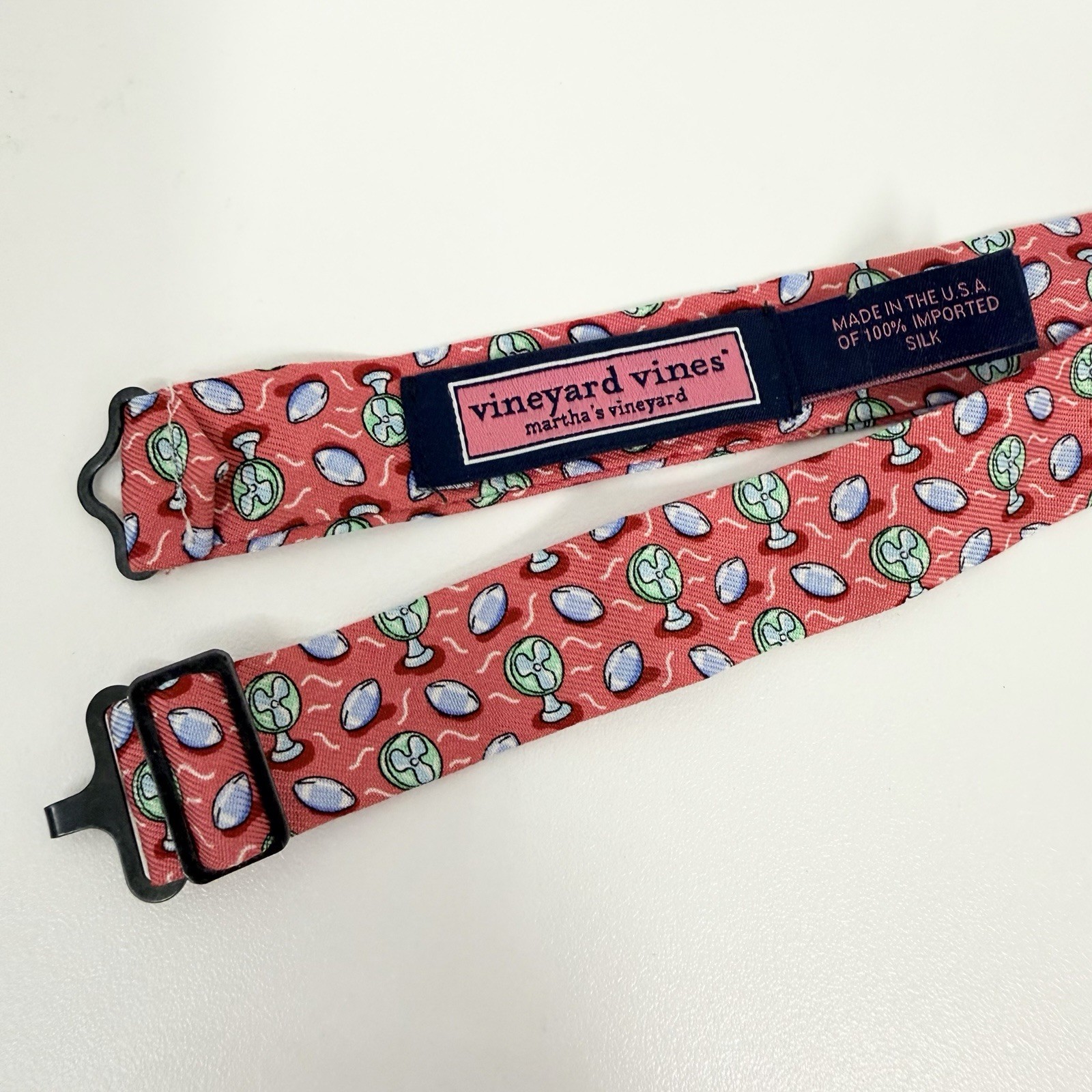 Vineyard Vines NEW Boy's Bow Tie "Football Fan" Pink Silk USA 2" (W) x 16.5" (L)