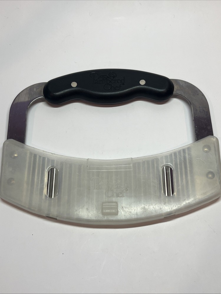 PAMPERED CHEF HAND HELD ROCKING SERRATED  SLICER/CHOPPER