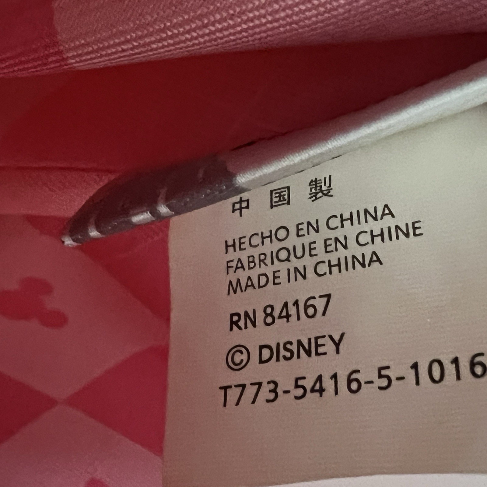 Walt Disney World Disneyland Resort Red Patent Leather Tote Bag Minnie Mouse Bow