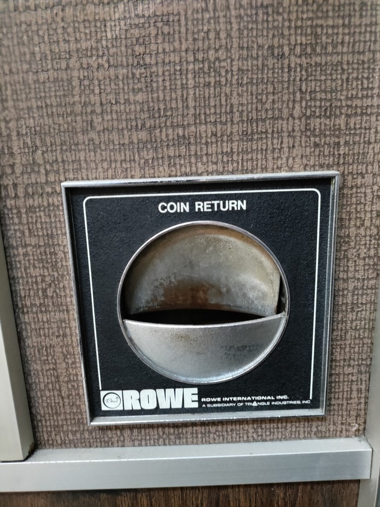 Rowe 4945S Vending Machine