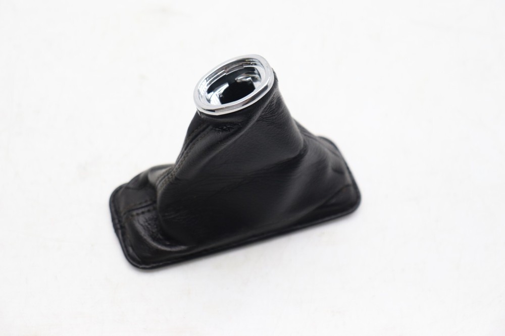 06-10 INFINITI M35 A/T SHIFT BOOT BLACK E3046