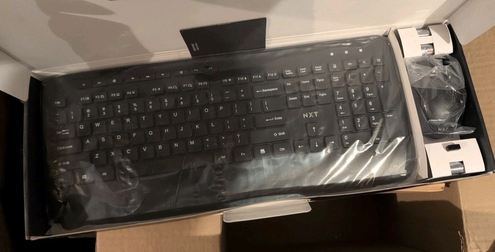 NXT TECHNOLOGIES Wireless Desktop Keyboard & Mouse Combo USB Interface 2.4 GHz