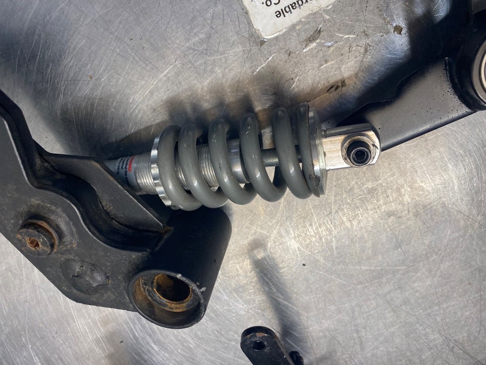 Quantum Edge Front Caster Shock Strut Fork Assembly B6/30