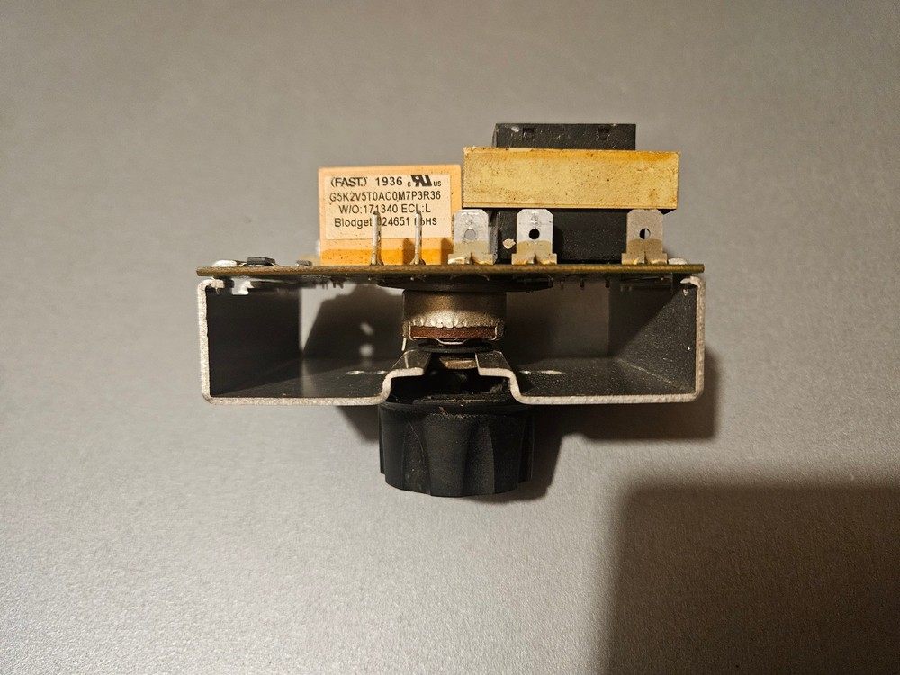 Blodgett Temperature Control Board #33152 with analog control switch