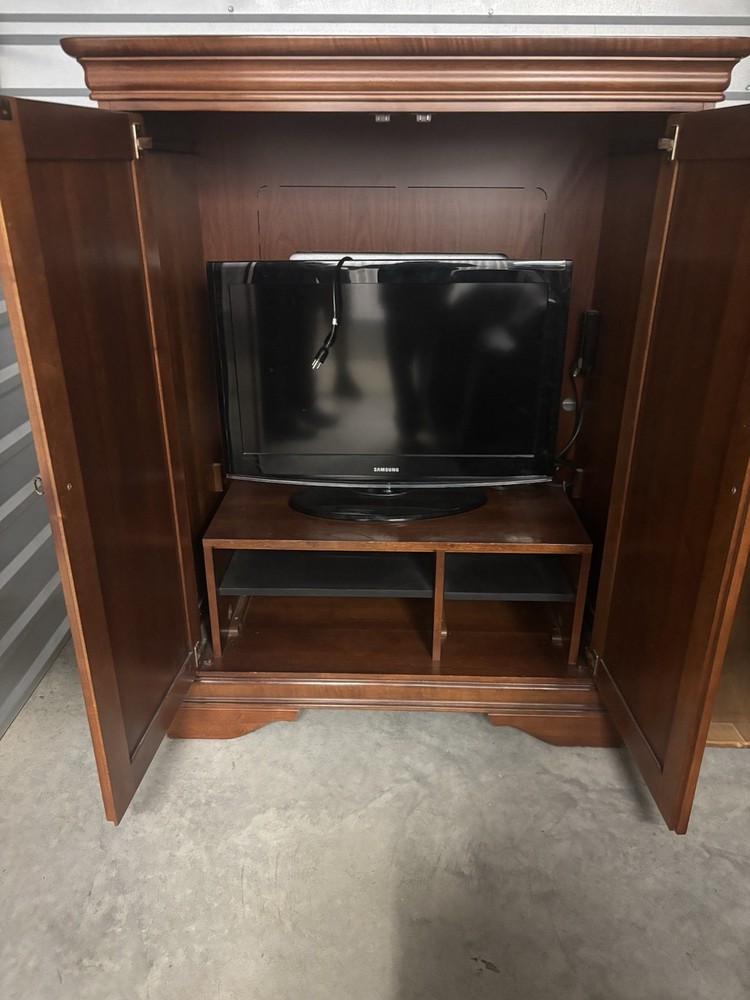 TV & Cabinet