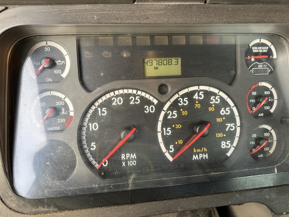 2011-2014 Freightliner CASCADIA Speedometer Instrument Cluster - Used