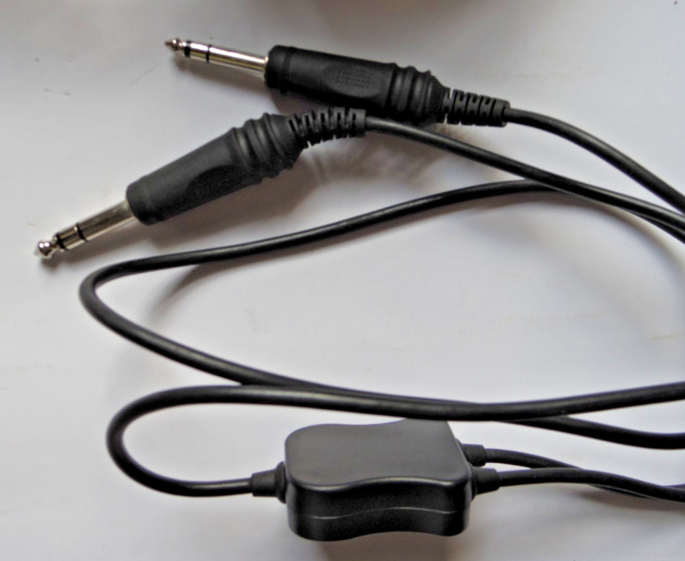 Wings Com? Pilot Headset Dual Plug In Flex-Boom Microphone