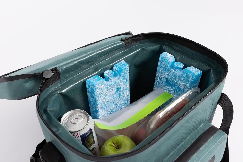 Igloo Medium Ice Block Duo - Compact, Leak-Proof Solution for Outdoor Fun
