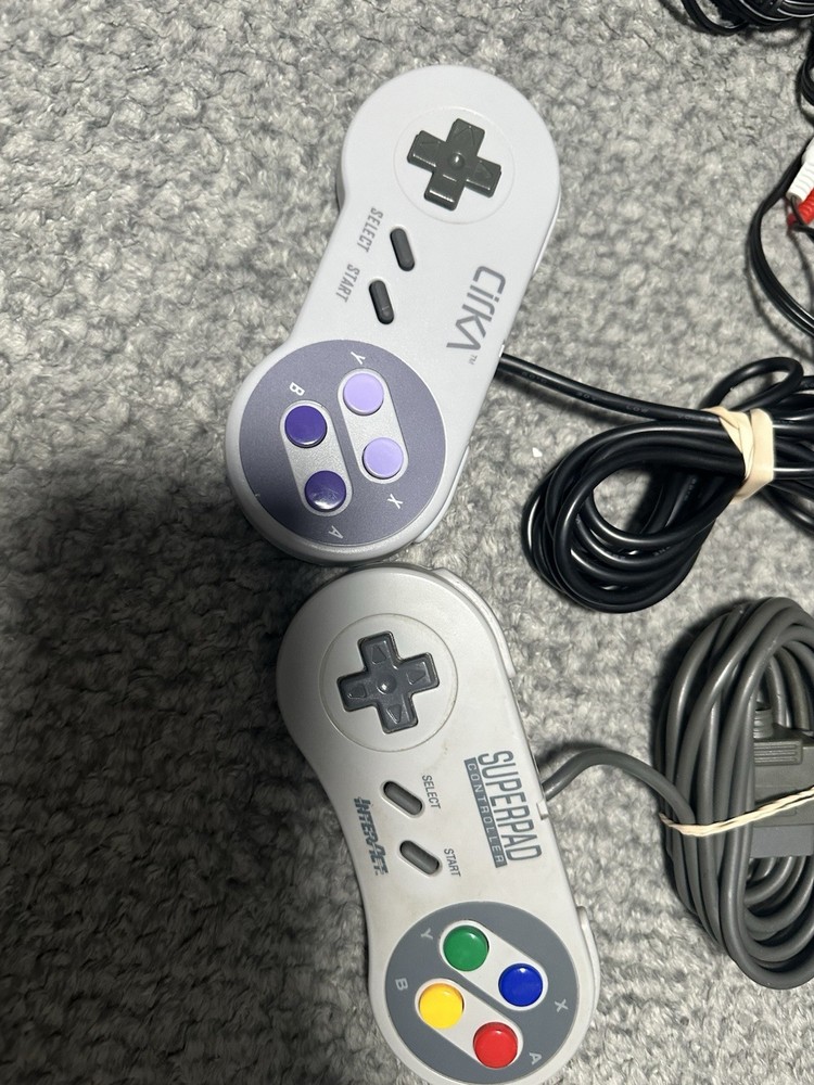 Super Nintendo SNES System Console With 2 Controllers, AC & A/V Cords 2 games