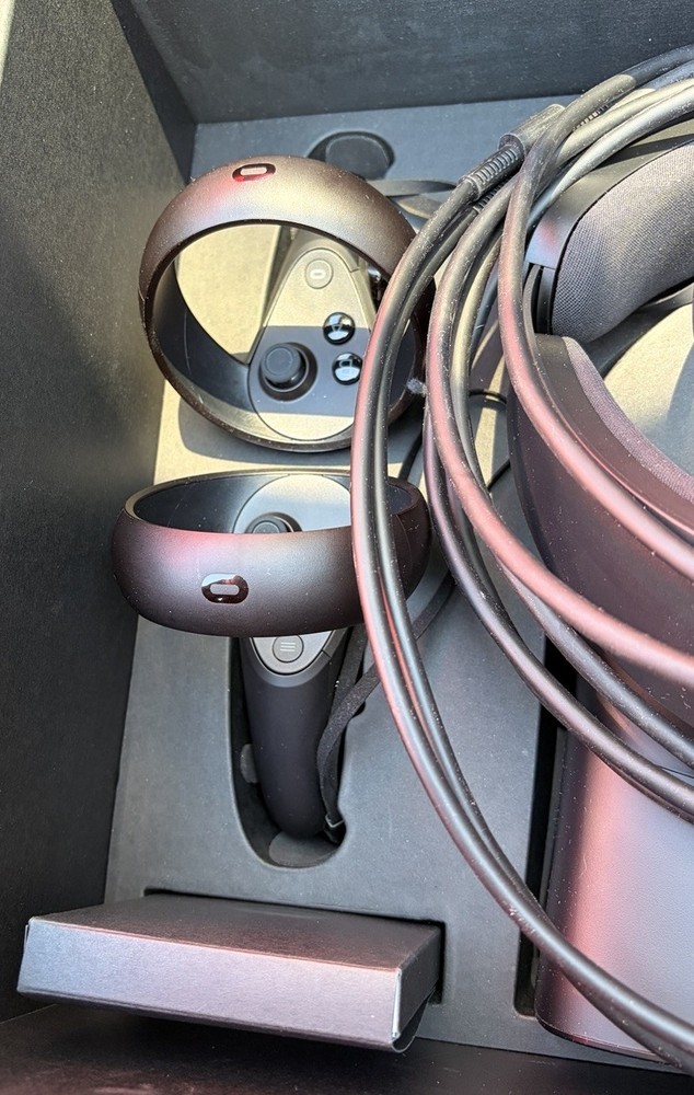 Oculus Rift S VR Headset PC Gaming Bundle w/ Controllers & Cables Tested Working