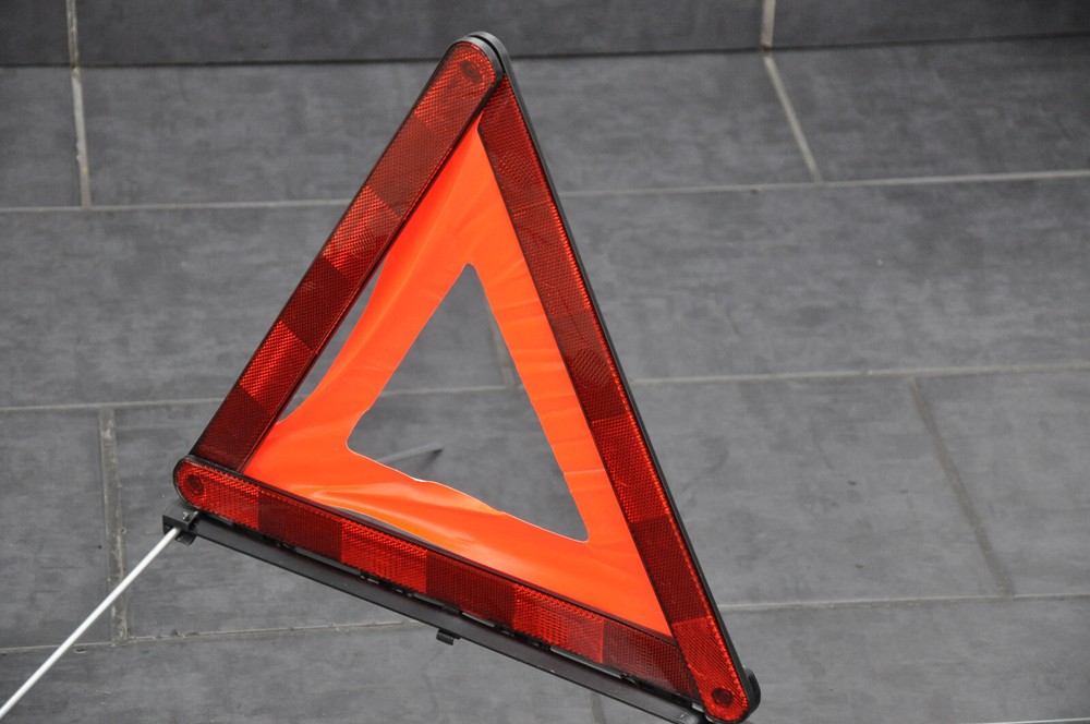 Warning triangle BMW E46 Compact E61 Touring breakdown triangle with container 6756429
