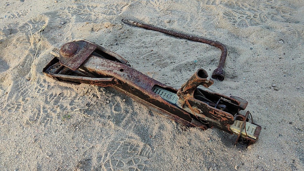 1984 Deville Sedan Jack Kit Assembly Tool Set Oem