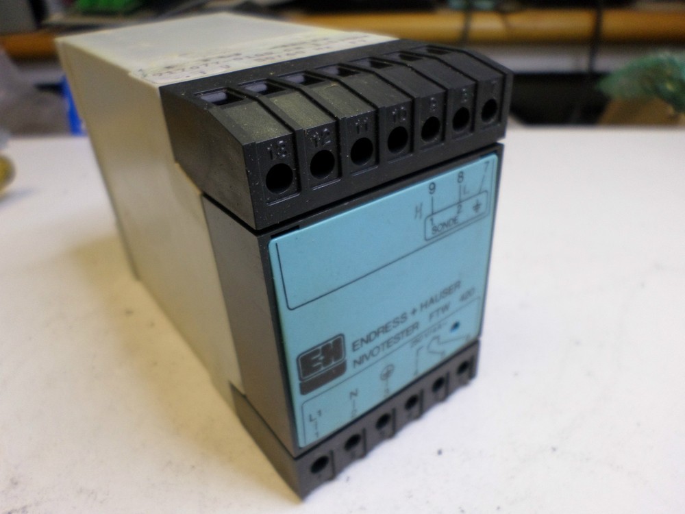 ENDRESS and HAUSER - LEVEL CONTROLLER - FTW 420 - 24V RELAY OUTPUT