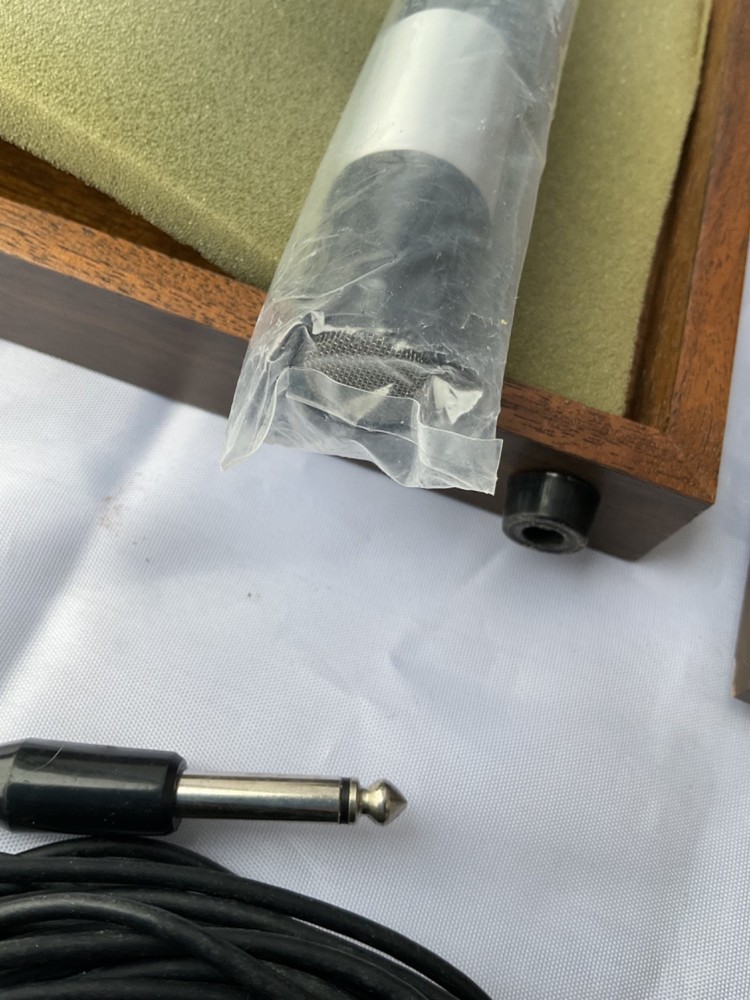 NOS Vintage REALISTIC PRO - 200 MICROPHONE SYSTEM FULLY TESTED