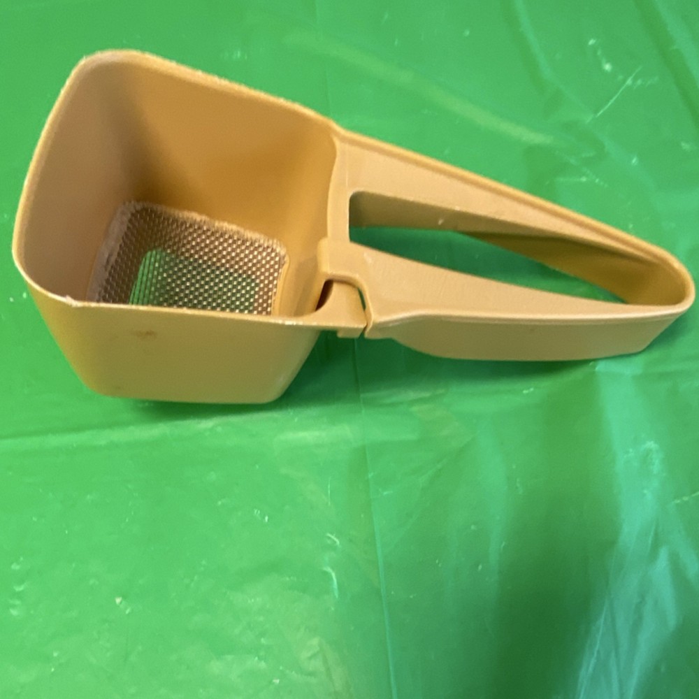 Tan Plastic Rectangular Sifter with Metal Mesh, Handle, Bowl, Kitchen Strainer