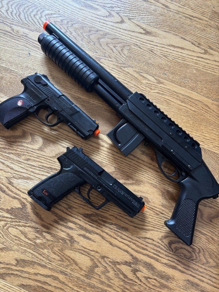 Airsoft Guns - Tactical & 2 Pistols